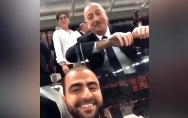 Prezident onunla selfi çəkmək istəyən gəncə yaxınlaşdı – Video