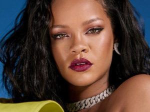 Rihanna şəffaf alt paltarında şəkil çəkdirdi – FOTO