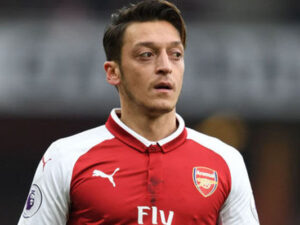 Məsut Özil “Fənərbaxça” ilə anlaşdı