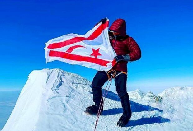 Kiprli türk alpinist Birkan Uzunun cənazəsi KKTC-də gözyaşları ilə qarşılandı
