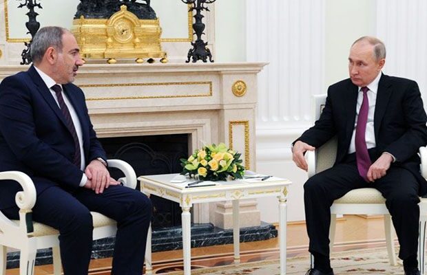 Paşinyanla Putin arasında görüş başladı