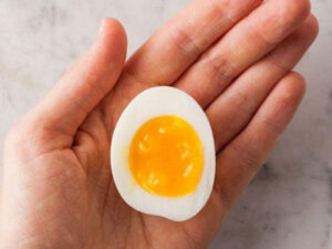 Kimlərə səhər yumurta yemək olmaz? – Endokrinoloqdan açıqlama