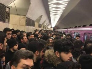 Bakı metropoliteninin iş rejimi iki saat uzadıldı