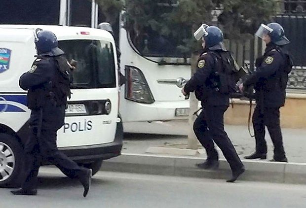 SON DƏQİQƏ: Polis Bərdədə əməliyyat keçirdi, SAXLANILANLAR VAR
