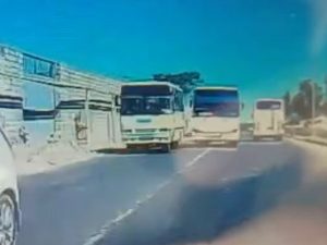 Avtobusu təhlükəli idarə edən sürücü işdən çıxarıldı – VİDEO