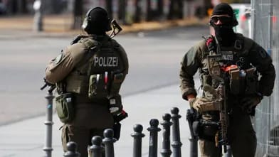 Almaniyada qatarda bıçaqlı hücum nəticəsində 2 nəfər ölüb