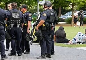 ABŞ-da 5 polis “ikinci dərəcəli qətl”də ittiham olunur