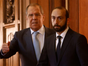 Lavrov Qəbullar Evində Mirzoyanla görüşür