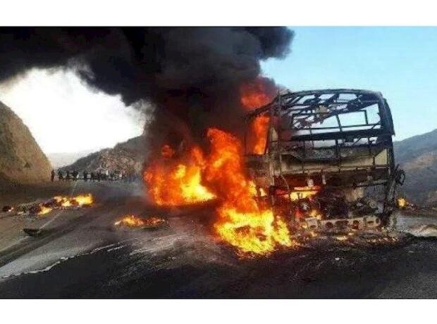 İrandan Ermənistana gələn avtobus kül oldu