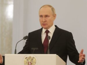 “Qərb ölkəmizin iqtisadiyyatını məhv edə bilməz” – Putin