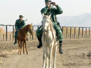 Ermənistan ilə sərhəddə, Laçın-Xankəndi yolunun başlanğıcında sərhəd-buraxılış məntəqəsi quruldu