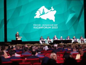 Baş nazirin müavini beynəlxalq Kazan forumunda Zəngəzur dəhlizindən danışdı
