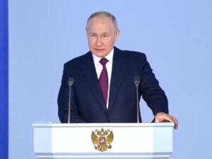 Putin: 2030-cu ilə qədər Arktikada LNG istehsalı üç dəfə artmalıdır