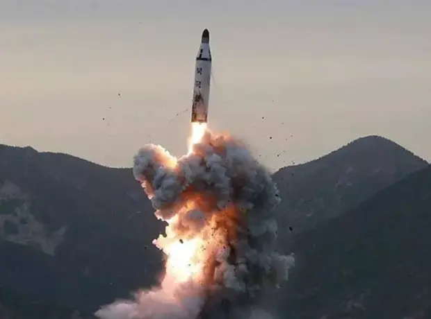 Cənubi Koreyanın şərqinə ballistik raket atıldı
