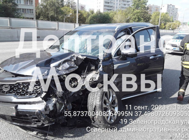Moskvada 6 avtomobilin iştirakı ilə güclü qəza baş verib