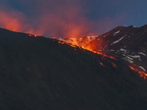 Etna dağı yenidən aktivləşdi