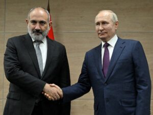 Putin Paşinyanı Rusiyaya dəvət etdi