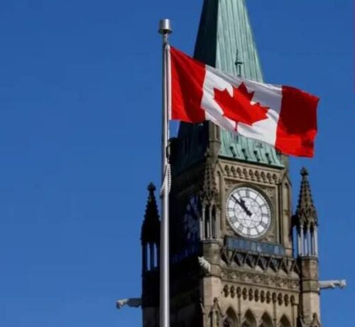 Yüksək vəzifəli rəsmisinin Kanadaya girişi qadağan edildi