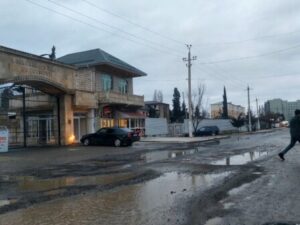 Qəzza zolağı deyil, Lənkəran Dövlət Universitetinin önüdür – Foto