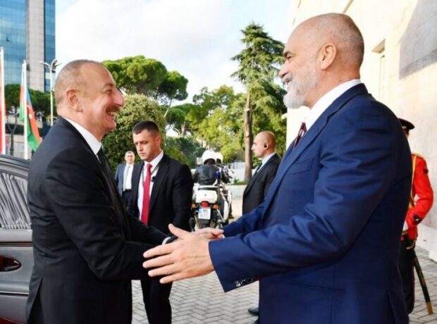 Albaniyanın baş naziri Prezident İlham Əliyevi təbrik edib