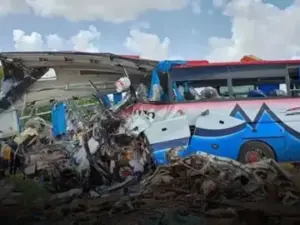 Avtobus körpüdən uçdu: Çoxlu ölü
