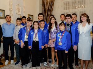Leyla Əliyeva Azərbaycan Autizm Assosiasiyasının idmançı uşaqları ilə görüşdü