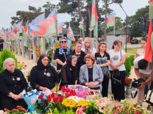 Məlahət İbrahimqızı şəhidin doğum günündə iştirak etdi – FOTO / VİDEO