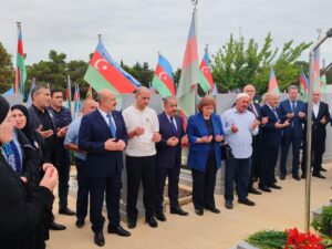 Məlahət İbrahimqızı şəhidlər xiyabanını ziyarət etdi – FOTOLAR