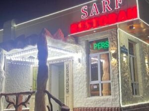 Bakıda “Sarf“ restoranının müdiri xanım ofisantı döydü – Həbs edildi