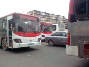 Biləcəriyə şüşələri skoçlu avtobusla gedirlər: AYNA-dan AÇIQLAMA