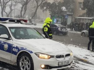 Yol polisi hava şəraiti ilə bağlı piyadalara müraciət edib